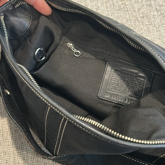 Coach Black leather hobo shoulder bag with white stitching - Picture 5 of 7